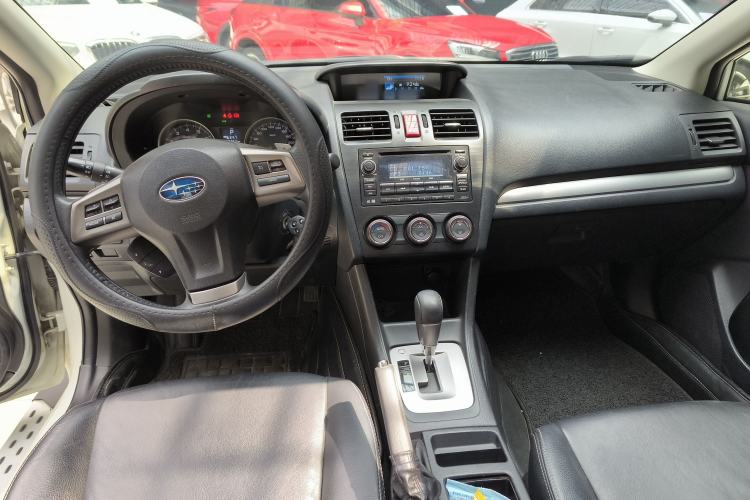 Used Subaru XV 2014 2.0i Elite Edition Center Console