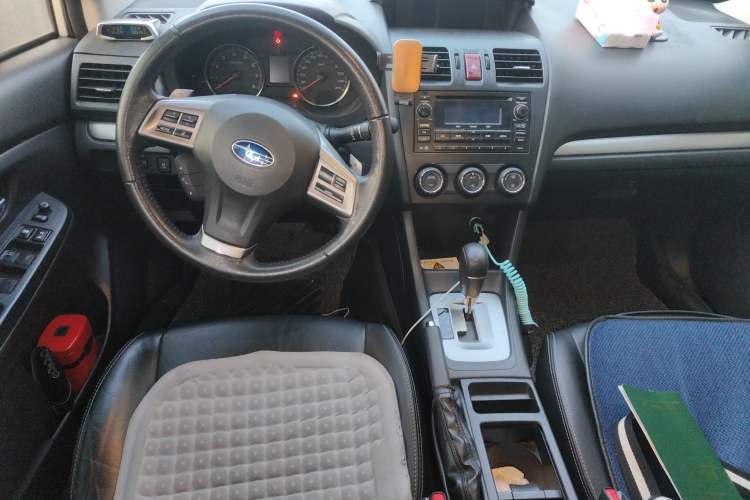 Used Subaru XV 2014 2.0i Elite Edition Center Console