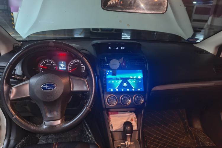 Used Subaru XV 2014 2.0i Comfort Edition Center Console
