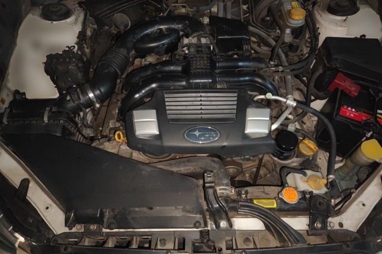 Used Subaru XV 2014 2.0i Elite Navigation Edition Engine Bay