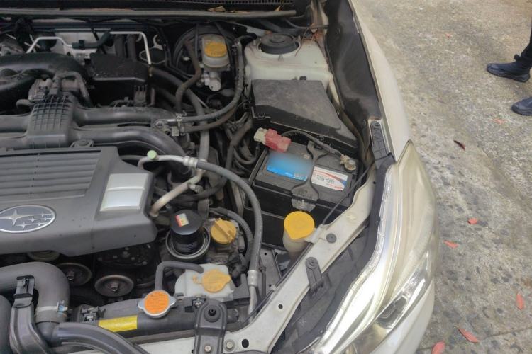 Used Subaru XV 2014 2.0i Elite Edition Engine Bay Left