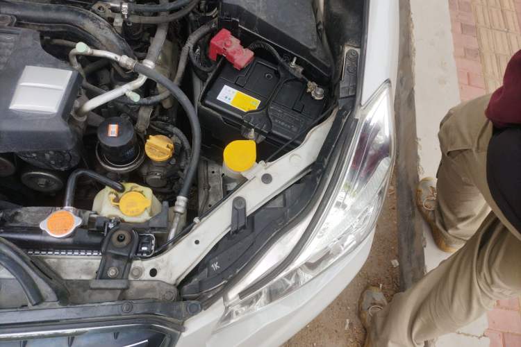 Used Subaru XV 2014 2.0i Comfort Edition Engine Bay Left