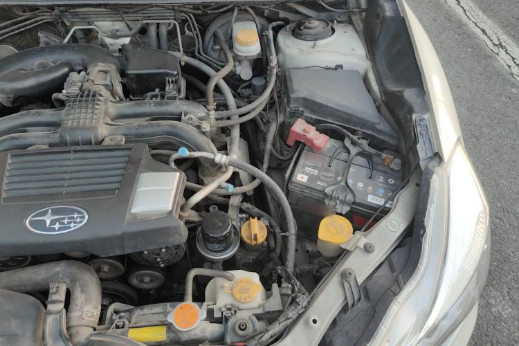 Used Subaru XV 2014 2.0i Elite Edition Engine Bay Left