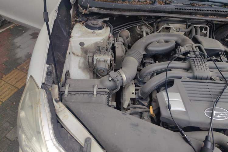 Used Subaru XV 2014 2.0i Elite Edition Engine Bay Right