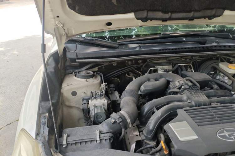Used Subaru XV 2014 2.0i Elite Navigation Edition Engine Bay Right