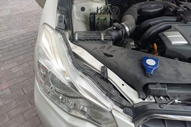 Used Subaru XV 2014 2.0i Elite Edition Engine Bay Right