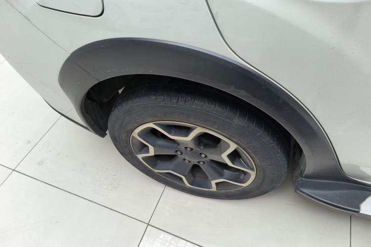 Used Subaru XV 2014 2.0i Elite Edition Exterior 5