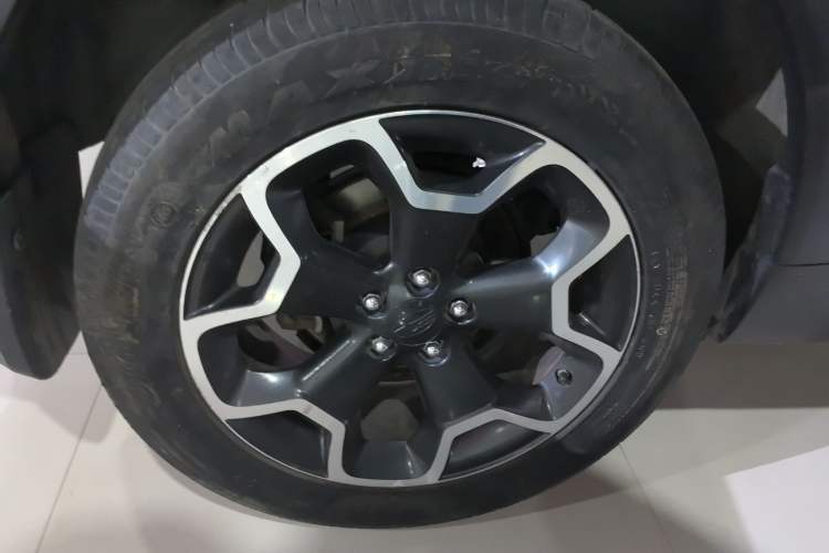 Used Subaru XV 2014 2.0i Comfort Edition Exterior 8