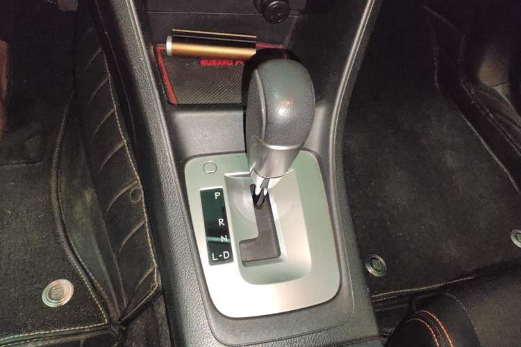 Used Subaru XV 2014 2.0i Comfort Edition Gear Lever