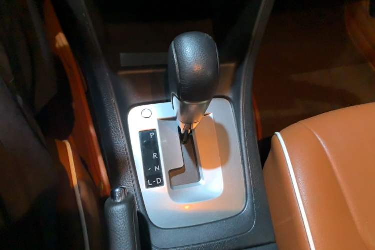 Used Subaru XV 2014 2.0i Comfort Edition Gear Lever
