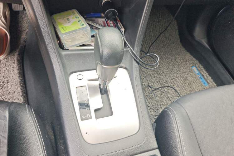 Used Subaru XV 2014 2.0i Elite Edition Gear Lever