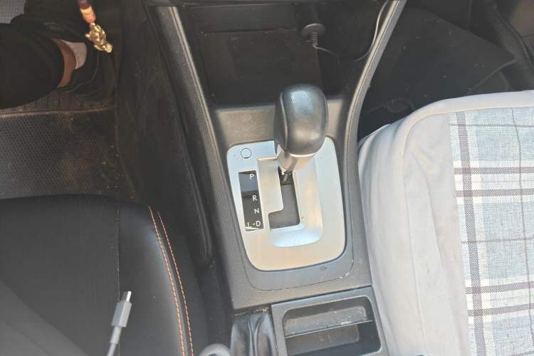 Used Subaru XV 2014 2.0i Comfort Edition Gear Lever