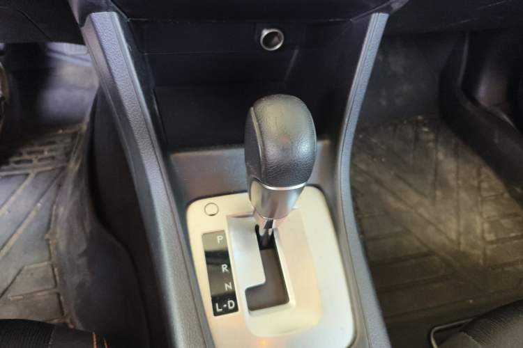 Used Subaru XV 2014 2.0i Comfort Edition Gear Lever