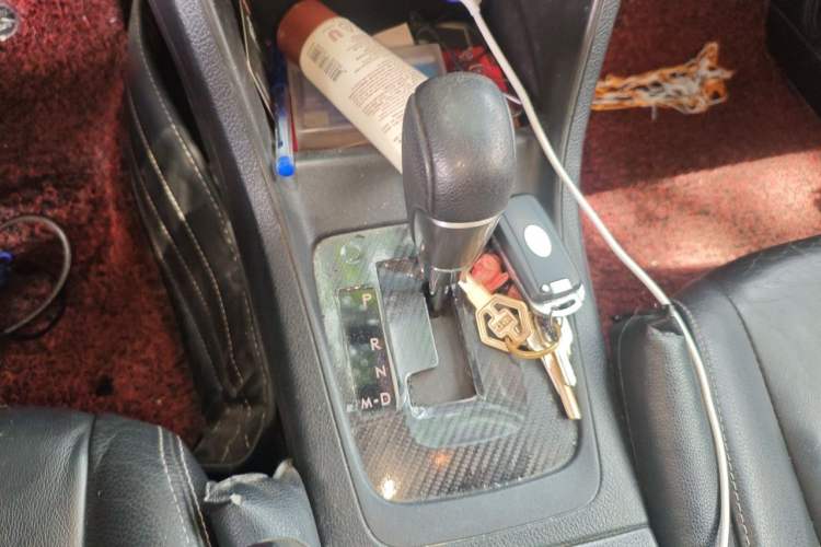 Used Subaru XV 2014 2.0i Elite Navigation Edition Gear Lever