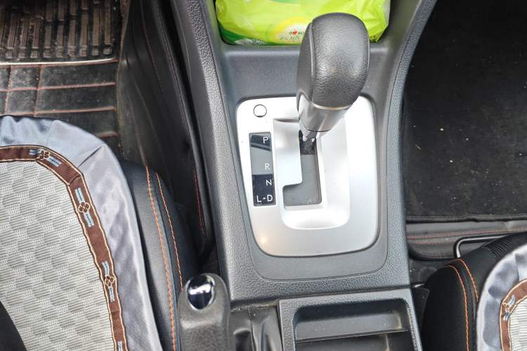 Used Subaru XV 2014 2.0i Comfort Edition Gear Lever