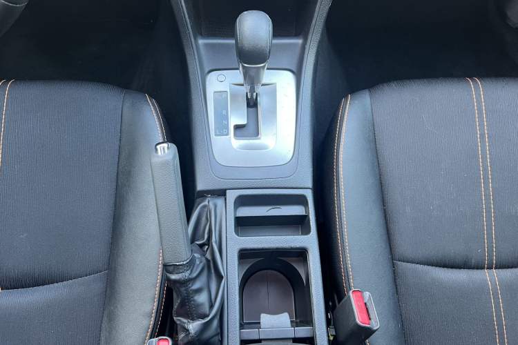 Used Subaru XV 2014 2.0i Comfort Edition Gear Lever