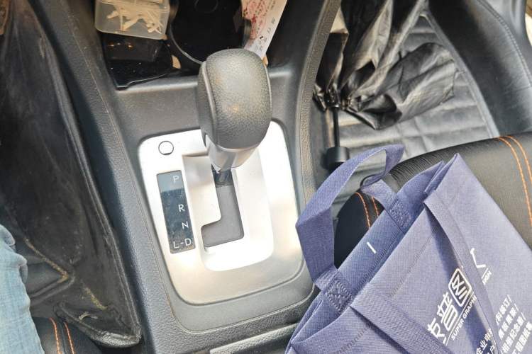 Used Subaru XV 2014 2.0i Comfort Edition Gear Lever