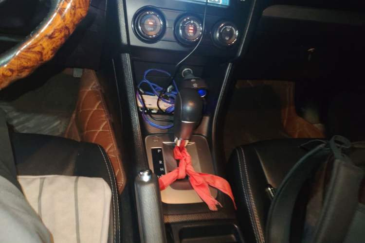 Used Subaru XV 2014 2.0i Luxury Navigation Edition Gear Lever