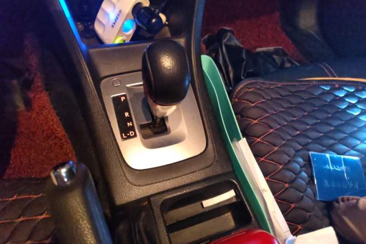 Used Subaru XV 2014 2.0i Comfort Edition Gear Lever