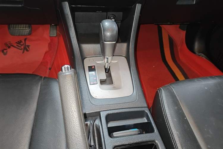 Used Subaru XV 2014 2.0i Luxury Edition Gear Lever