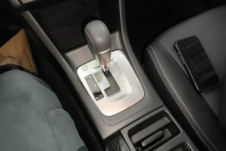 Used Subaru XV 2014 2.0i Luxury Edition Gear Lever
