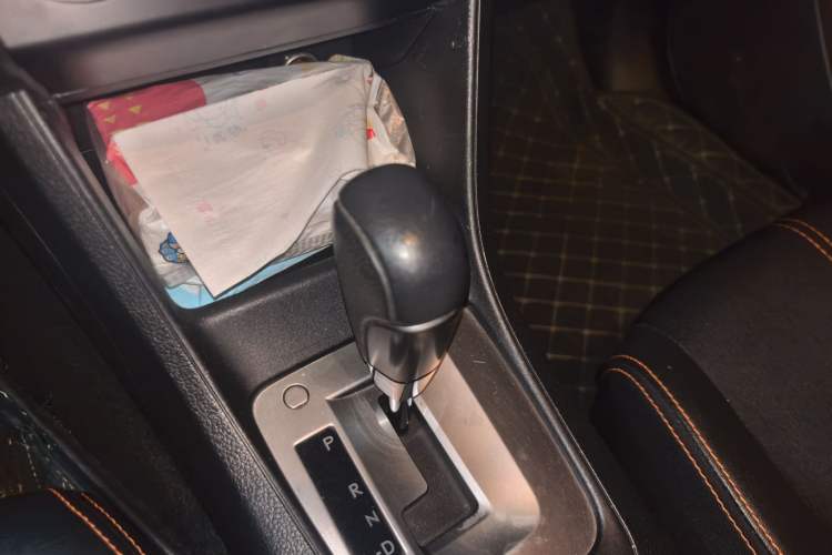 Used Subaru XV 2014 2.0i Comfort Edition Gear Lever