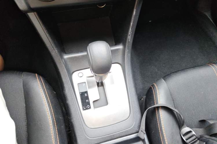 Used Subaru XV 2014 2.0i Comfort Edition Gear Lever