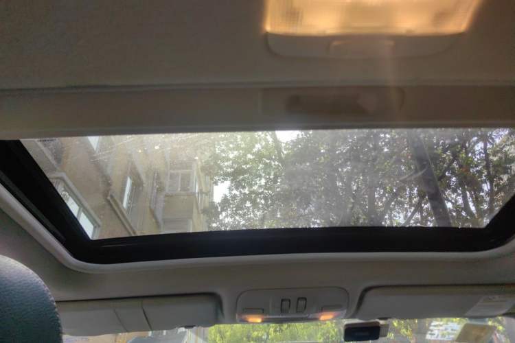 Used Subaru XV 2014 2.0i Elite Edition Headliner