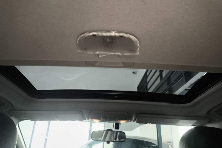 Used Subaru XV 2014 2.0i Luxury Edition Headliner