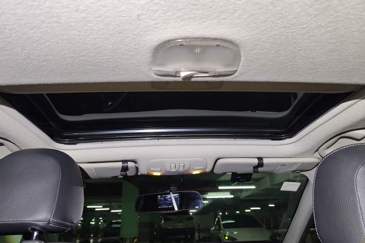 Used Subaru XV 2014 2.0i Elite Edition Headliner