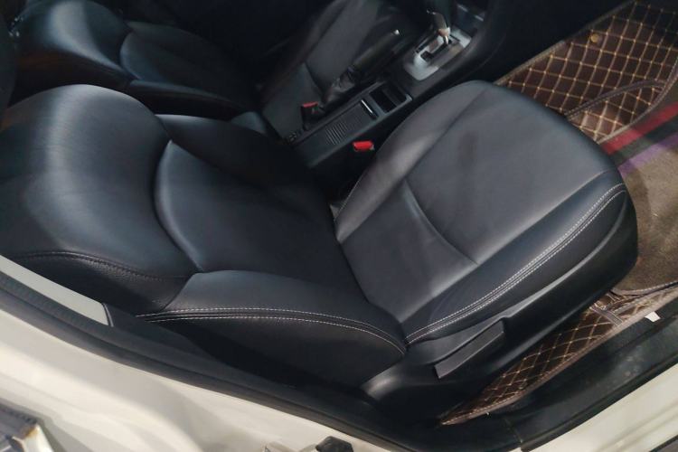 Used Subaru XV 2014 2.0i Luxury Edition Interior 4