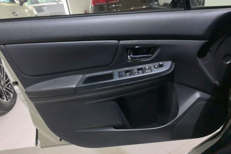 Used Subaru XV 2014 2.0i Comfort Edition Interior 7