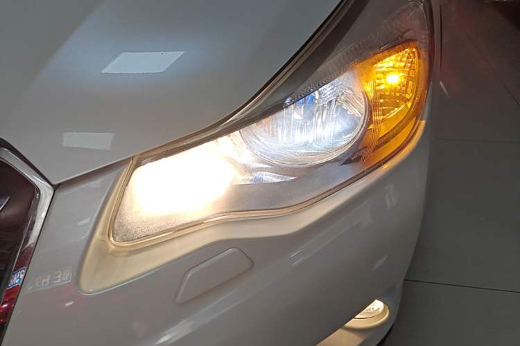 Used Subaru XV 2014 2.0i Luxury Edition Left Front Headlight