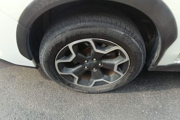 Used Subaru XV 2014 2.0i Comfort Edition Left Front Wheel Hub