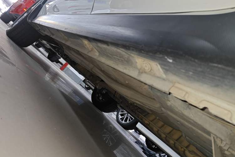 Used Subaru XV 2014 2.0i Luxury Edition Left Side Sill