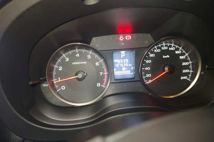 Used Subaru XV 2014 2.0i Luxury Navigation Edition Odometer Close Up