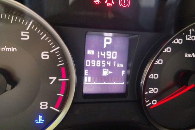 Used Subaru XV 2014 2.0i Luxury Navigation Edition Odometer Close Up