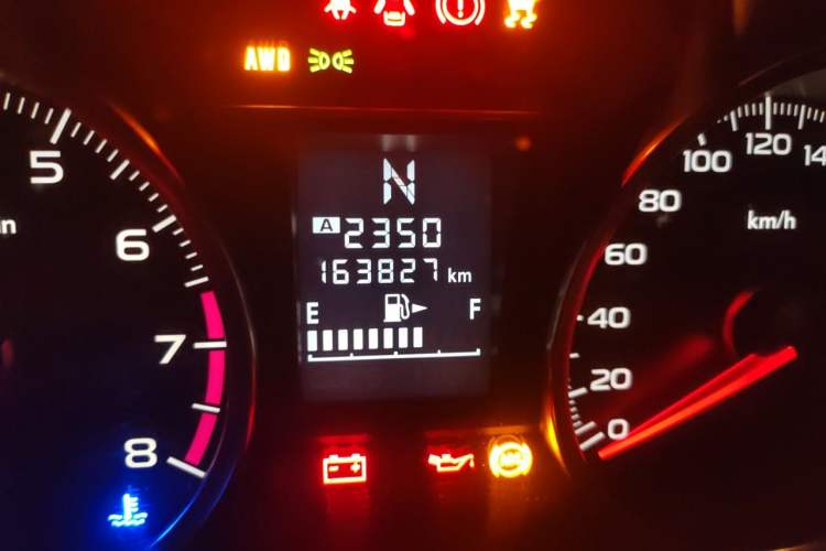 Used Subaru XV 2014 2.0i Comfort Edition Odometer Close Up