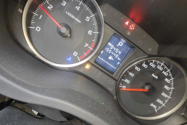 Used Subaru XV 2014 2.0i Elite Edition Odometer Close Up