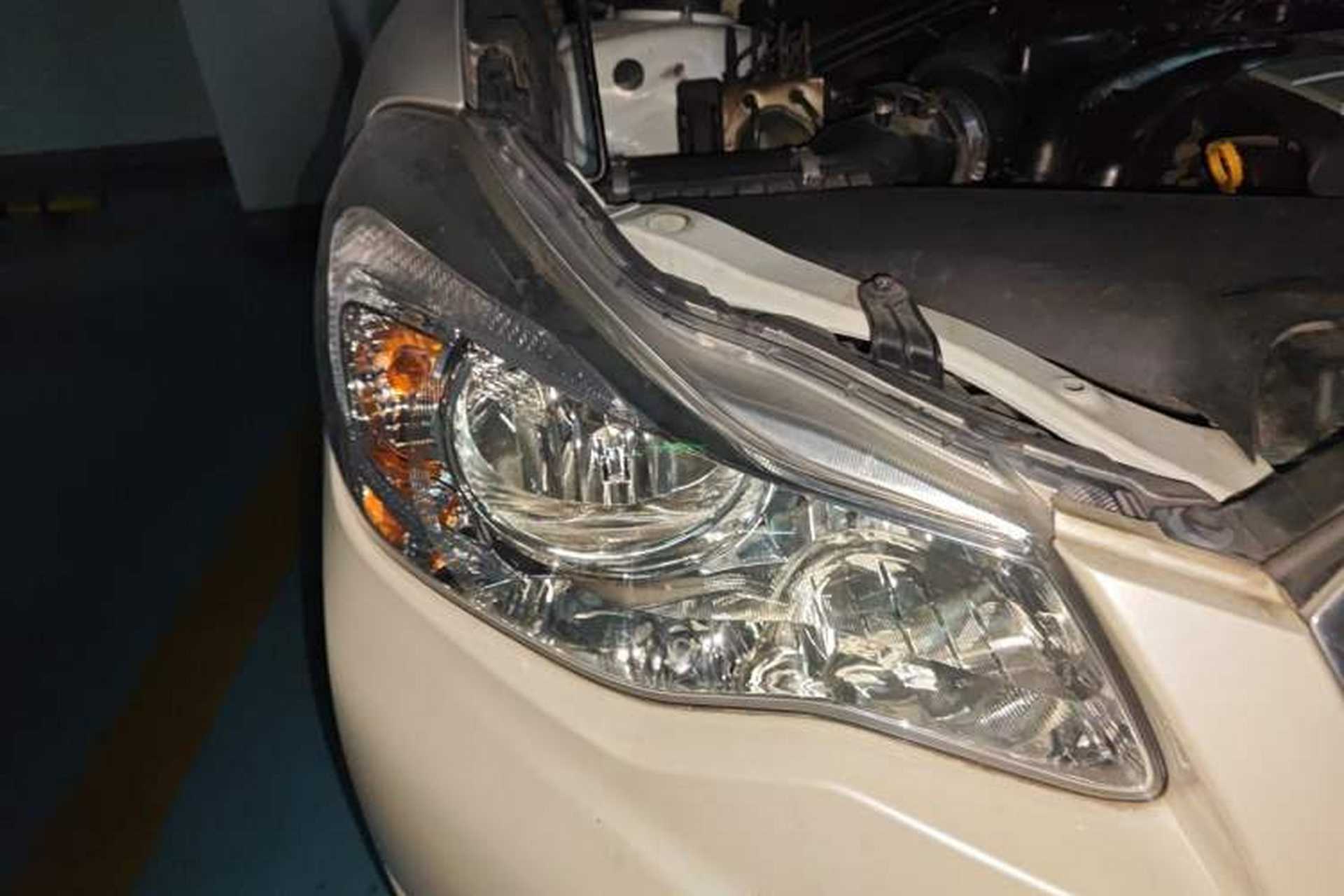 Used Subaru XV 2014 2.0i Elite Navigation Edition Right Front Headlight