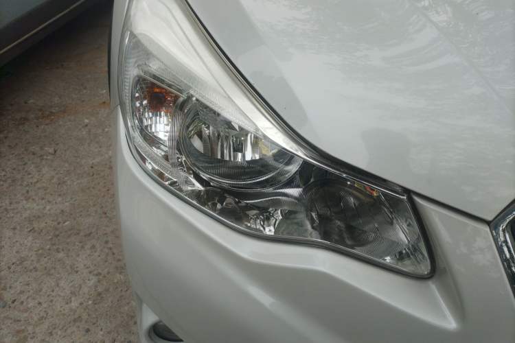 Used Subaru XV 2014 2.0i Comfort Edition Right Front Headlight