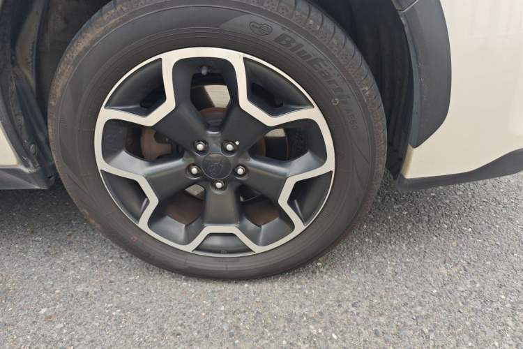 Used Subaru XV 2014 2.0i Elite Edition Right Front Wheel Hub