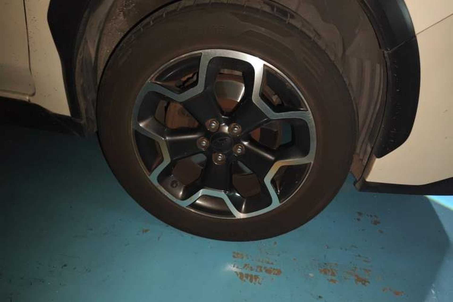 Used Subaru XV 2014 2.0i Elite Navigation Edition Right Front Wheel Hub