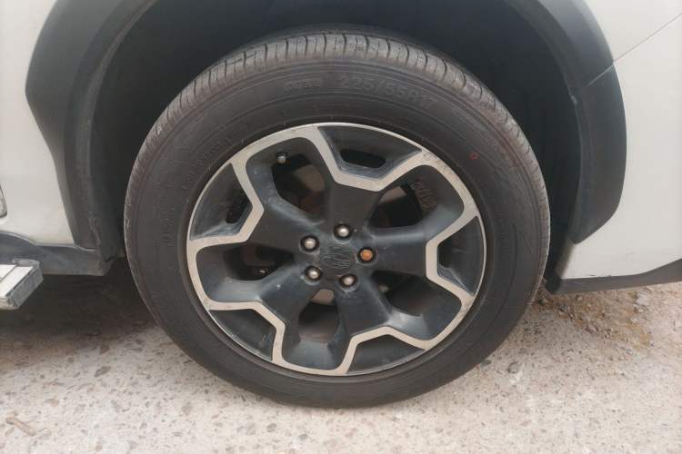 Used Subaru XV 2014 2.0i Comfort Edition Right Front Wheel Hub