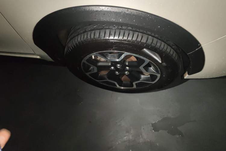 Used Subaru XV 2014 2.0i Luxury Edition Right Front Wheel Hub