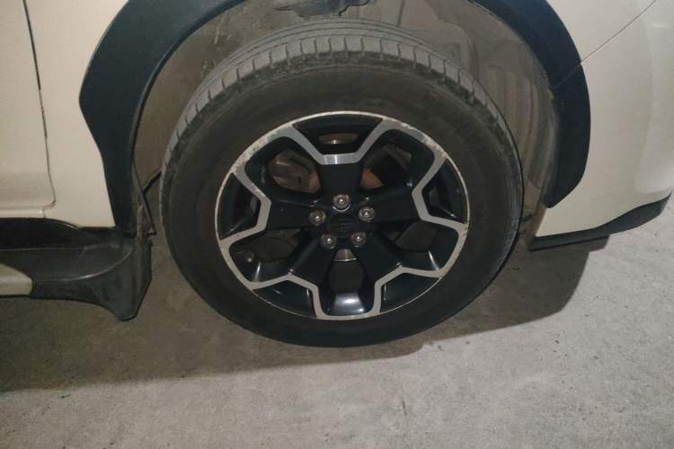Used Subaru XV 2014 2.0i Luxury Navigation Edition Right Front Wheel Hub