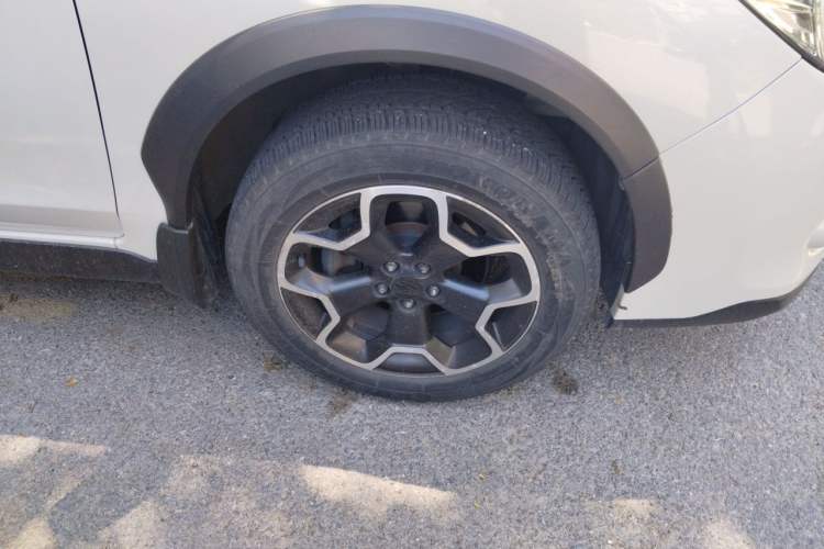 Used Subaru XV 2014 2.0i Luxury Navigation Edition Right Front Wheel Hub