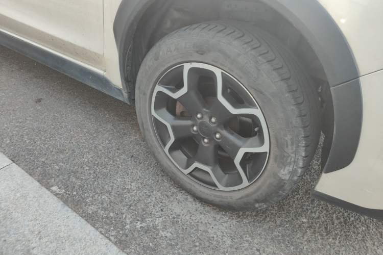 Used Subaru XV 2014 2.0i Elite Edition Right Front Wheel Hub