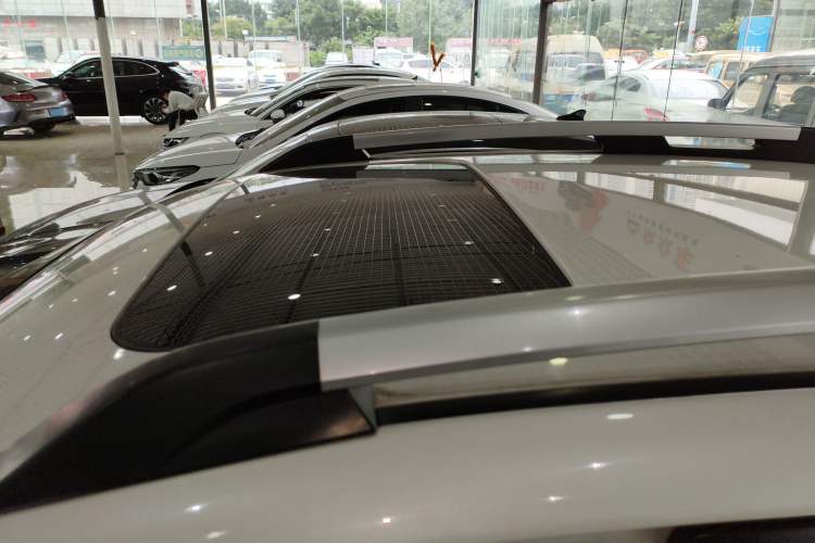 Used Subaru XV 2014 2.0i Elite Edition Roof