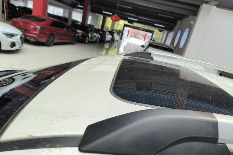 Used Subaru XV 2014 2.0i Elite Edition Roof